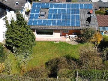 Saniertes EFH mit PV Anlage, Wärmepumpe & Einliegerwohnung