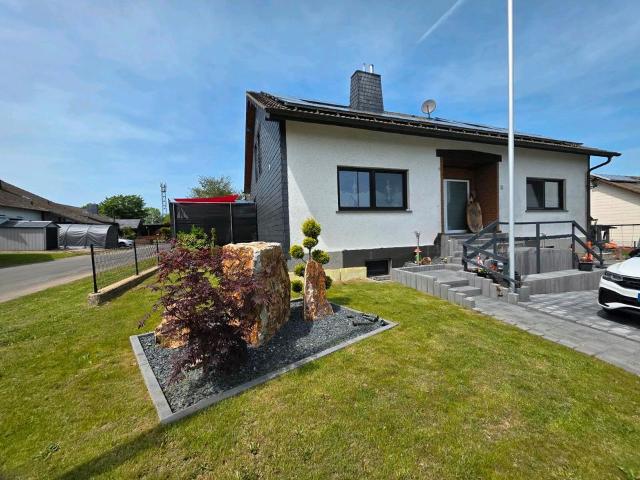 Saniertes Ein Familien Haus in ruhiger aber zentraler Lage