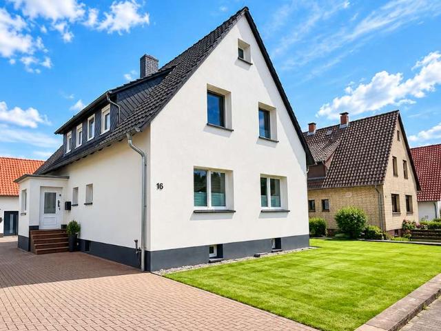 Saniertes Einfamilienhaus | 155 m² | 7 Zimmer | Einbauküche | Kamin | 2 Bäder