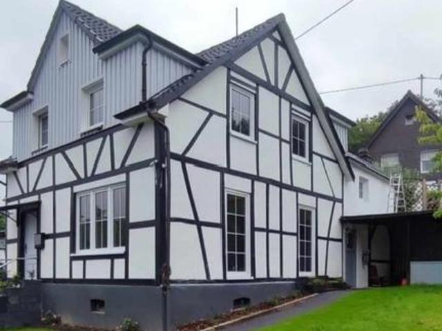 Saniertes Fachwerkhaus mit barrierefreien Einliegewohnung