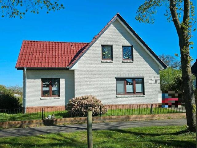 Saniertes, freistehendes Einfamilienhaus