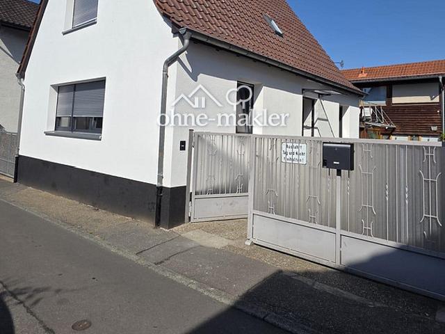 Saniertes Haus in Sandhausen mit Garage, Terrasse & Smart Home – provisionsfrei