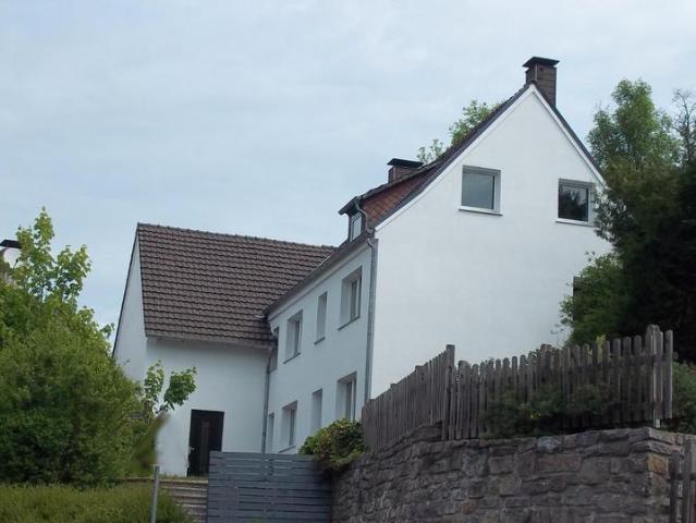 Saniertes Landhaus mit Scheune Garage Wärmepumpe. Ruhige Dorflage
