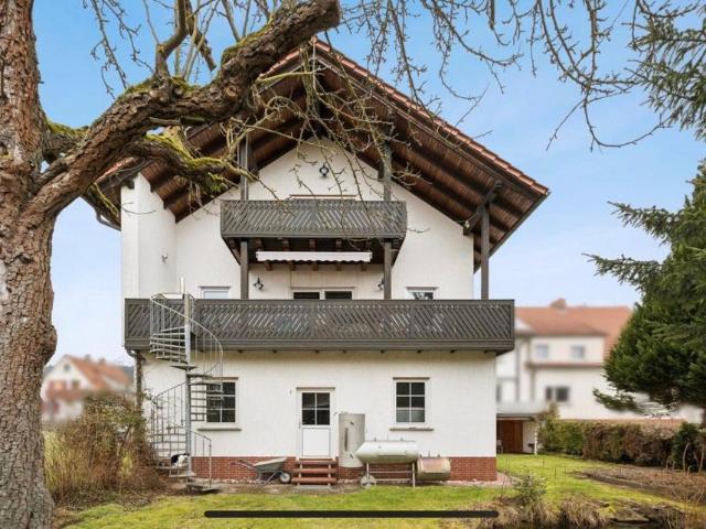 Saniertes Mehrfamilienhaus mit bebaubarem Grundstück ohne Makler!