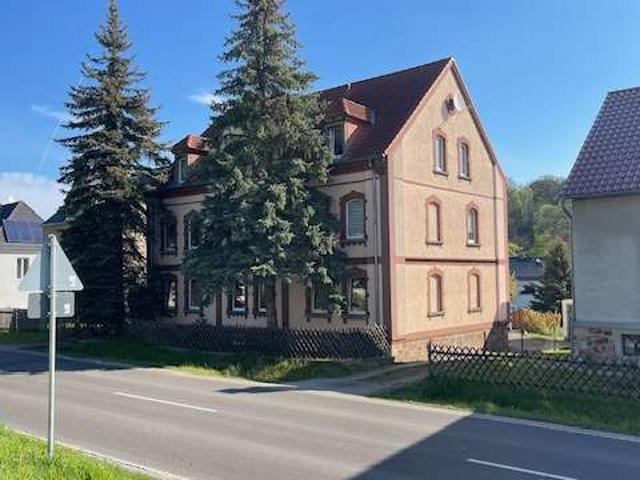 Saniertes Mehrfamilienhaus sucht neuen Eigentümer
