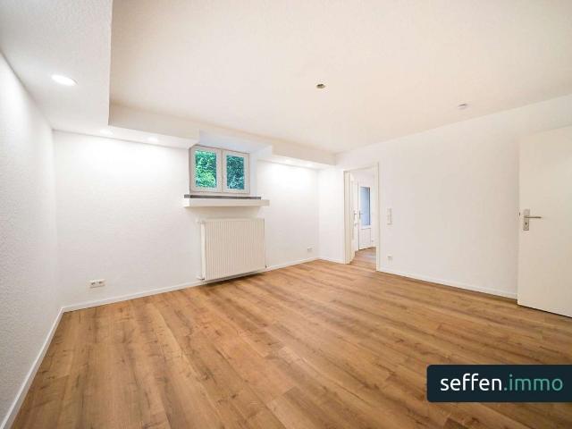 Saniertes Souterrain Apartment mit Terrasse und Stellplatz in Pulheim Sinthern
