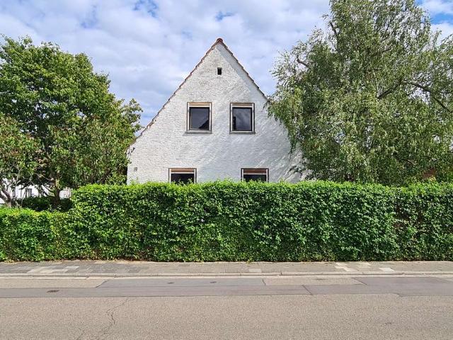 Sanierung oder Neubau: 655 m² Eckgrundstück mit Potenzial für 2 Wohneinheiten