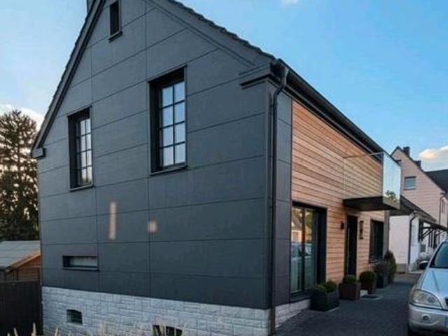 Sanierungsbedürftieges Haus zu verkaufen