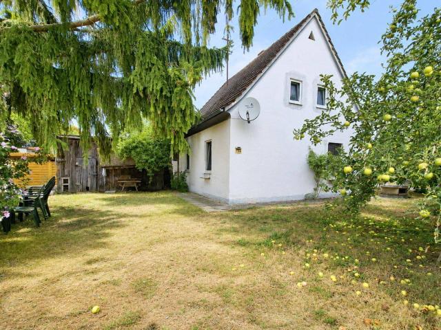 Sanierungsbedürftig mit Obstgarten & Brunnen nahe Fürstenfeld