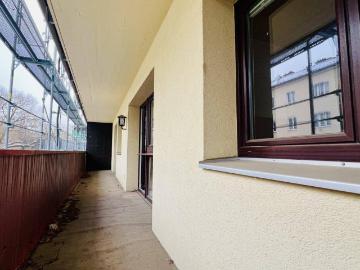 Sanierungsbedürftig light Frühstückssonne auf der Loggia Grüner Weitblick Ruhelage gute Raumaufteilung Top Infrastruktur