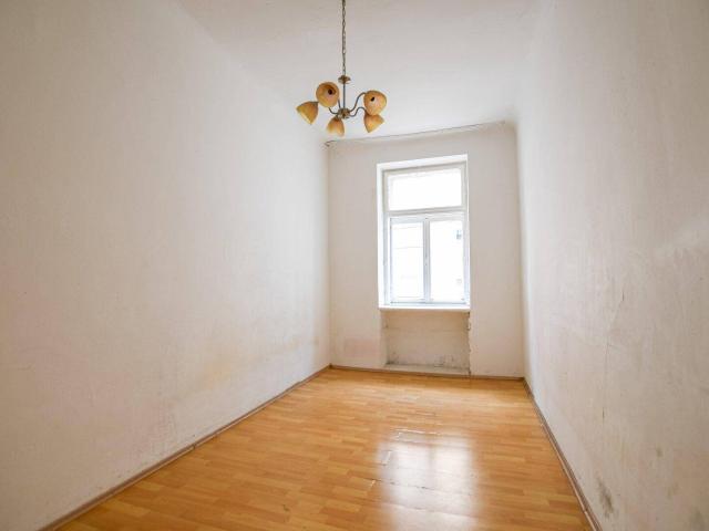Sanierungsbedürftige 1 Zimmer Altbauwohnung mit Potenzial nahe Donaukanal