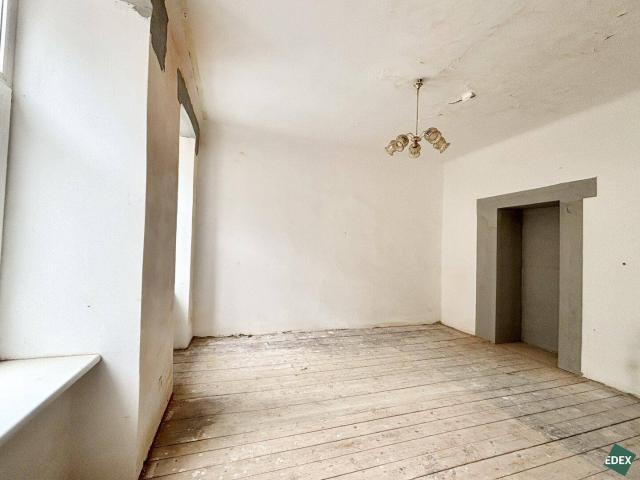Sanierungsbedürftige 1,5 Zimmer Altbauwohnung in guter Lage in Meidling