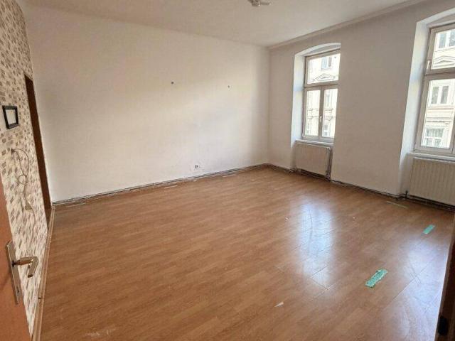 Sanierungsbedürftige 2 Zimmer Wohnung in zentraler Lage des 10. Bezirkes
