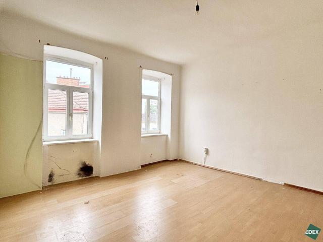 Sanierungsbedürftige 2 Zimmer Altbauwohnung in guter Lage in Meidling