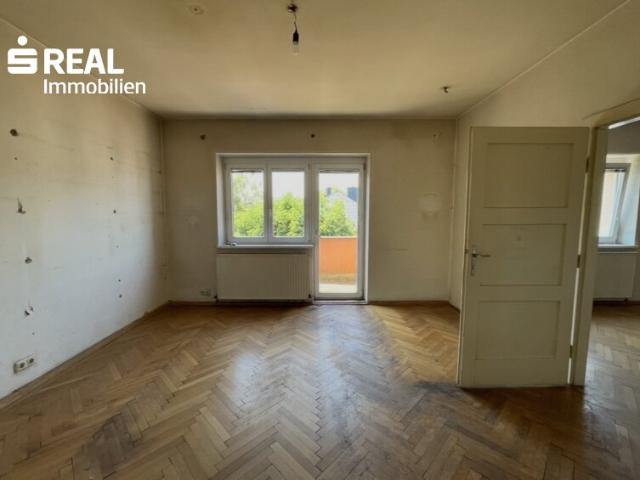 Sanierungsbedürftige 3 Zimmer Wohnung mit Balkon in Salzburg