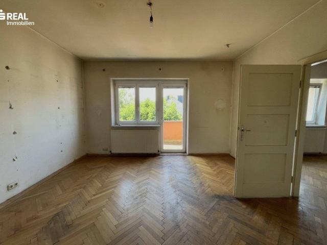 Sanierungsbedürftige 3 Zimmer Wohnung mit Balkon in Salzburg