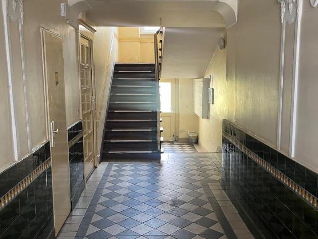 Sanierungsbedürftige 3 Zimmer Wohnung mit großem Potenzial
