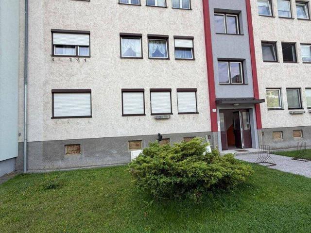 Sanierungsbedürftige 3 Zimmer Wohnung – Ideal für Eigennutzer & Anleger