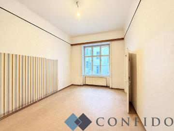 Sanierungsbedürftige 3 Zimmer Altbauwohnung mit Potenzial in der Clusiusgasse!