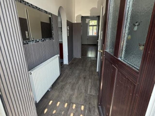 Sanierungsbedürftige Charmante 2 Zimmer Wohnung mit Terrasse und Stellplatz in Gramatneusiedl im EG