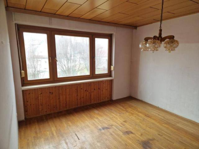 Sanierungsbedürftige Eigentumswohnung 74m² in ruhiger, zentraler Lage in Fürstenfeld!