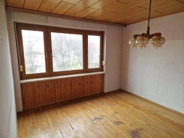 Sanierungsbedürftige Eigentumswohnung 74m² in ruhiger, zentraler Lage in Fürstenfeld!