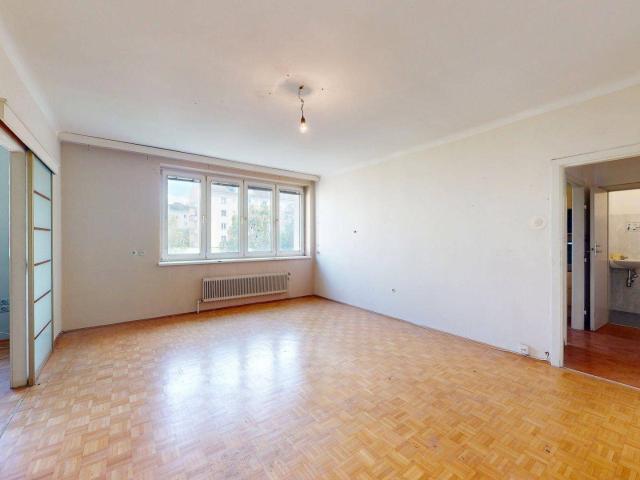Sanierungsbedürftige Familienwohnung Nähe Donau