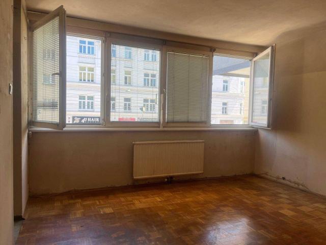 Sanierungsbedürftige Garconniere in Döbling!