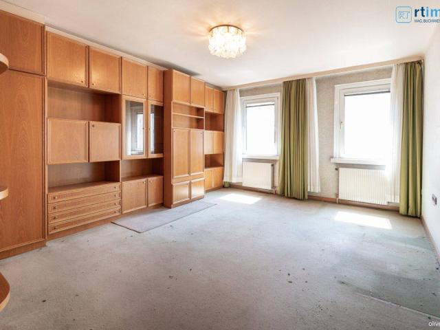 Sanierungsbedürftige, geräumige 5 Zimmer Wohnung in 1050 Wien – Ihr neues Zuhause auf 129m² mit Lift !