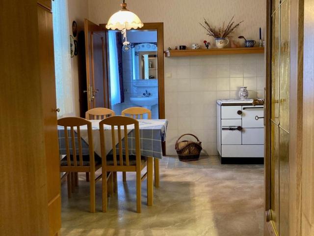 Preisreduktion: Sanierungsbedürftige Jahrhundertwendevilla Als Familienwohntraum in Bestlage