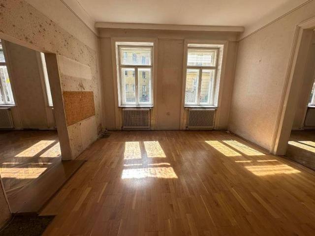 Sanierungsbedürftiger Altbau Eigentum im 15 Bezirk