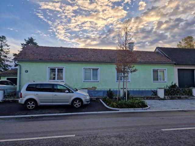 SANIERUNGSBEDÜRFTIGER BUNGALOW MIT TRAUMHAFTEM GARTEN ODER IHR BAUGRUNDSTÜCK FÜR IHR TRAUMHAUS IN ALLERBESTER WOHN UND ZENTRUMSLAGE VON ABSDORF