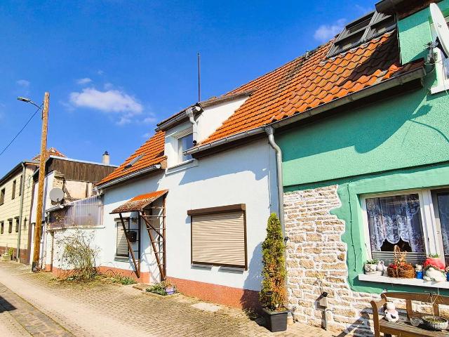 sanierungsbedürftiges EFH in Hohlstedt mit Nebengelass zu verkaufen