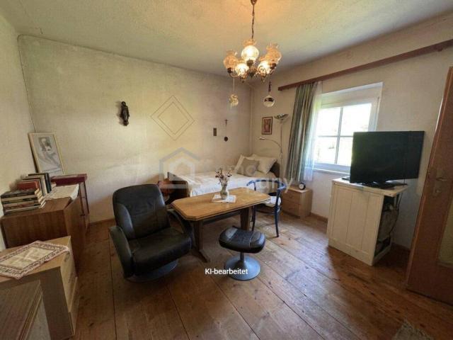 Sanierungsbedürftiges Einfamilienhaus mit 730 m² Grundstück in Kaisersberg
