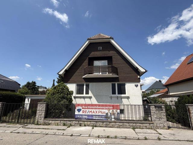 Sanierungsbedürftiges Einfamilienhaus mit großem Grund in begehrter Lage von St. Pölten