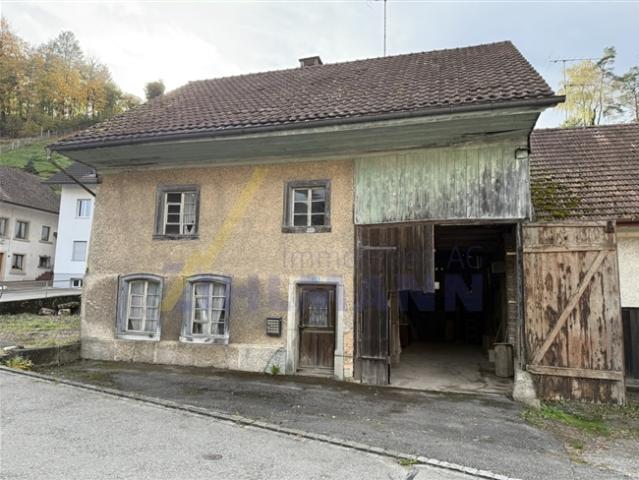 Sanierungsbedürftiges Haus im Herzen von Würenlingen