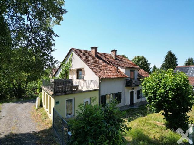 Sanierungsbedürftiges Haus in erhöhter Ruhelage