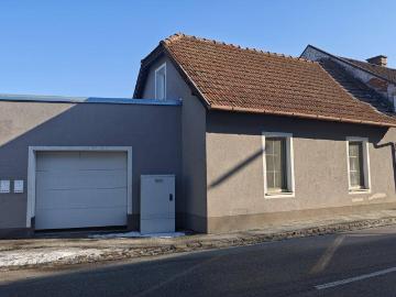 Sanierungsbedürftiges Haus mit Garten & Ausbaupotenzial Dachboden zu verkaufen!
