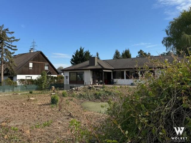 Sanierungsbedürftiges Haus mit großem Grundstück in Bisamberg | 1421 m2 | TEILBAR | Bis zu 4 Wohneinheiten möglich | Bauklasse I+II