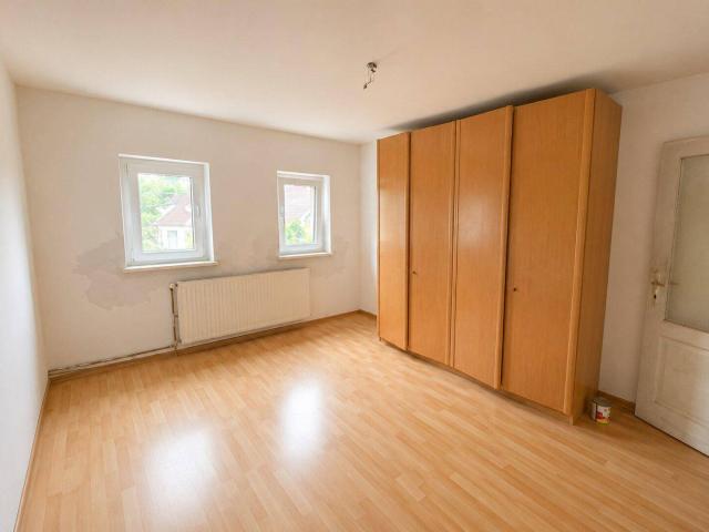Sanierungsbedürftiges Haus mit hellen Räumen & eigenem Brunnen