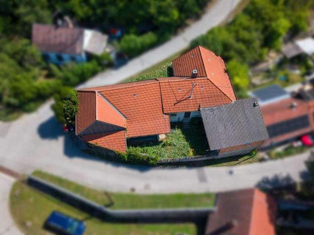 Sanierungsbedürftiges Häuschen in Velm Götzendorf