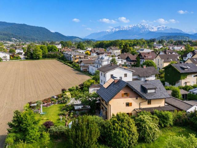 Sanierungsbedürftiges Mehrfamilienhaus mit Entwicklungspotenzial in Salzburg Aigen – direkt am Grünland mit bewilligtem Doppelhausprojekt