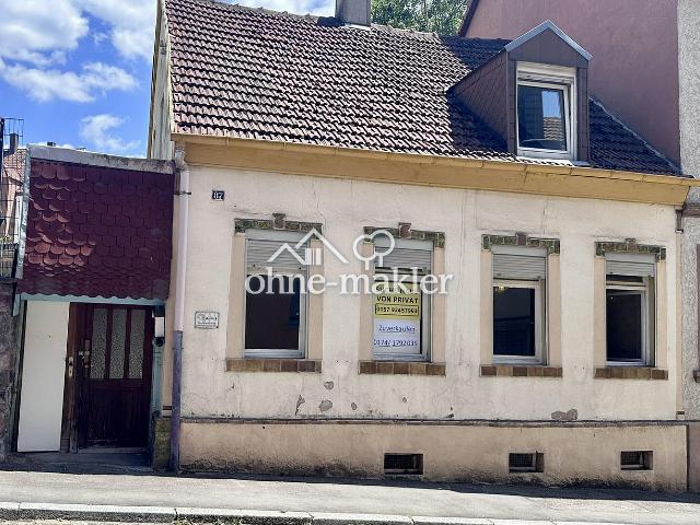 Sanierungsbedürftiges Stadthaus im Zentrum – viel Potenzial zum attraktiven Preis