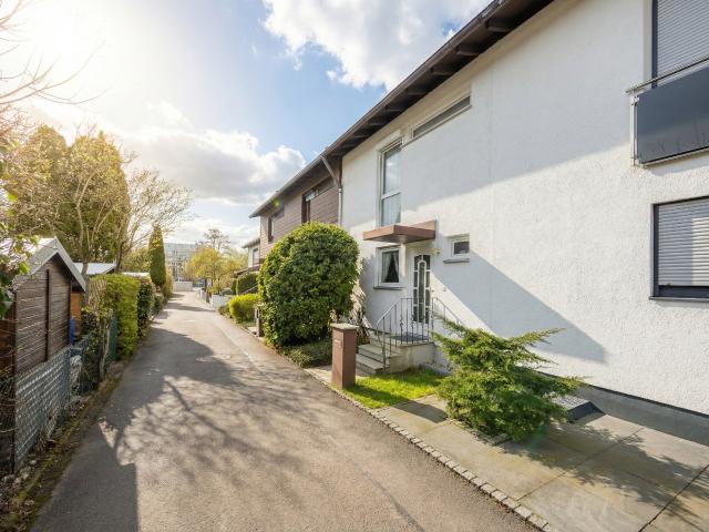 Sanierungsbedürftiges Reihenmittelhaus in familienfreundlicher Wohnsiedlung Taufkirchens!