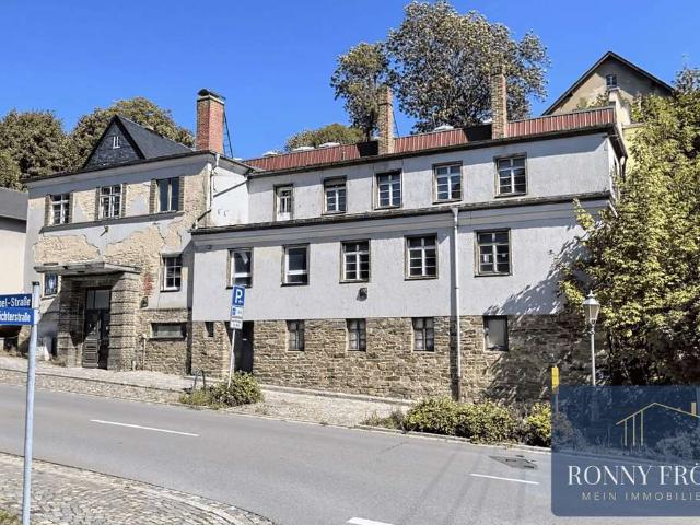 Sanierungsbedürftiges Wohn und Geschäftshaus im Erzgebirge