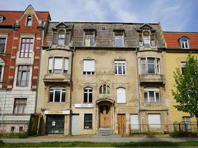Sanierungsbedürftiges Wohn und Geschäftshaus mit Denkmalschutz, Garten und Entwicklungspotenzial