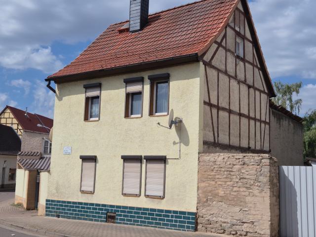 sanierungsbedürftiges Wohnhaus in Wallhausen