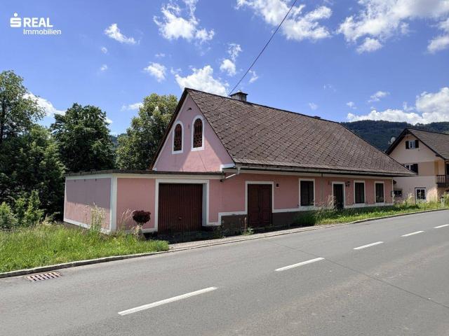 Sanierungsbedürftiges Wohnhaus mit großem Grundstück perfekt für Ihre Zukunft!