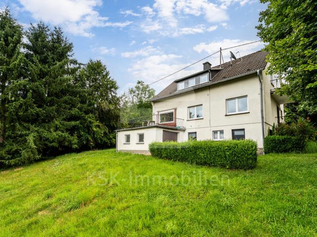 Sanierungsbedürftiges Zweifamilienhaus in Windeck Rosbach sucht neue Eigentümer !