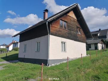 Sonniges Grundstück mit Bestandsobjekt – ideal für Sanierung oder Neubau